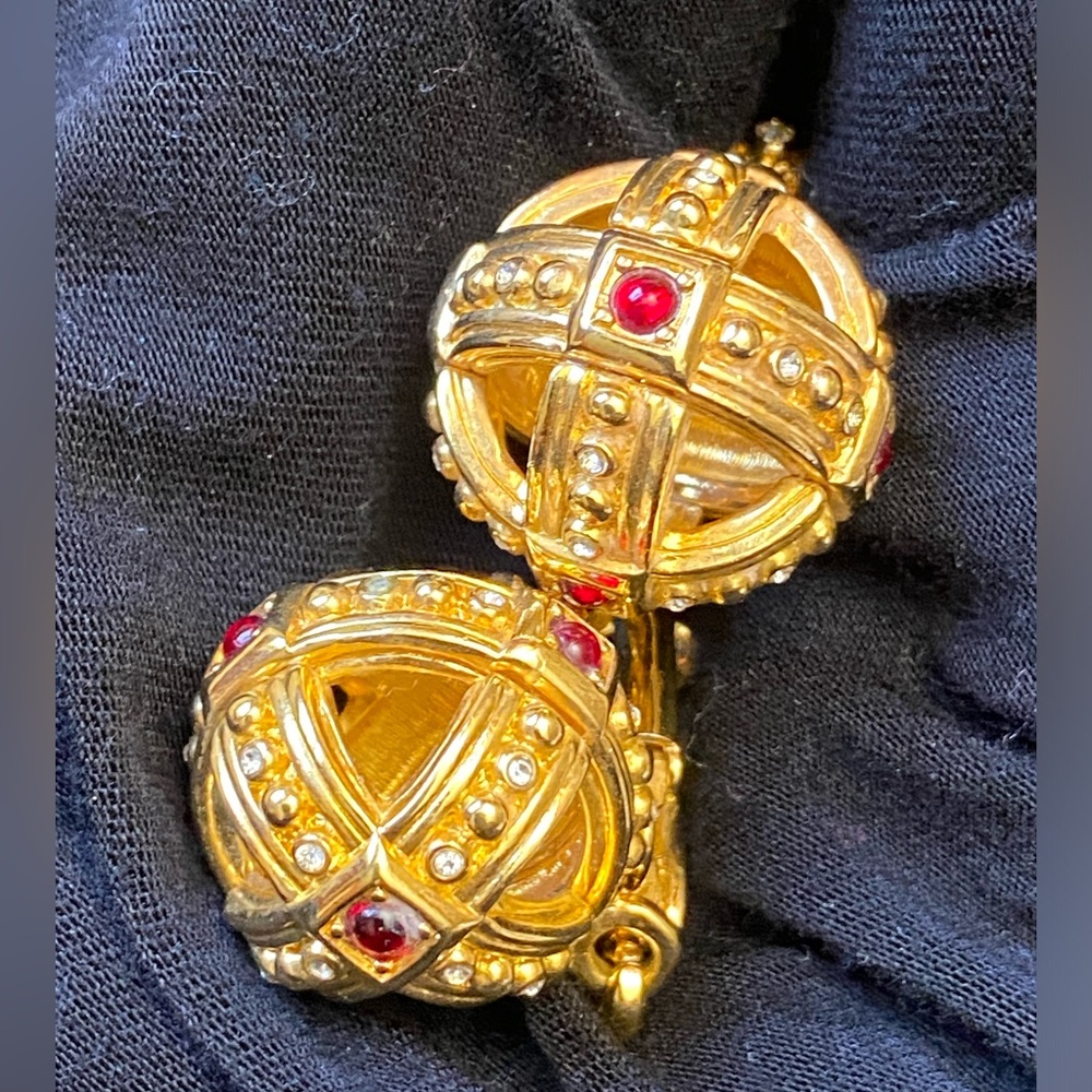 Vintage Swarovski Swan Dangle Maltese Cross Crystal Gold Tone Clip On Earrings - Picture 15 of 16